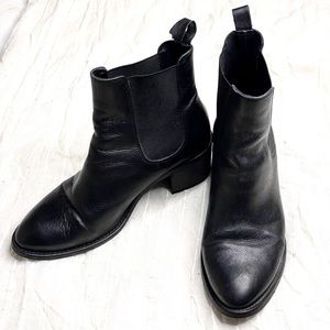 l'intervalle heeled black Chelsea Boots